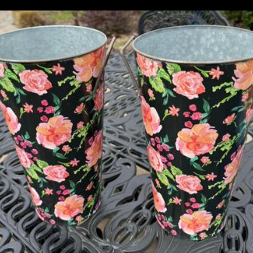 Metal flower Holders 2